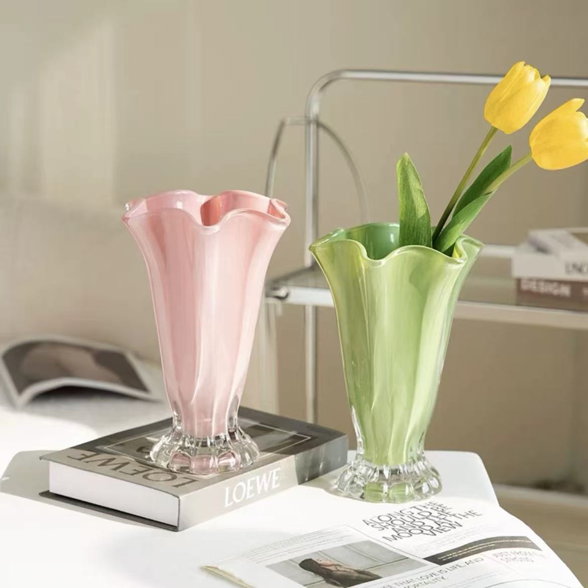 Col de alto nivel, jarrón de vidrio, agua, flores frescas, rosa, lirio, decoración de la mesa de comedor, arreglos florales para el hogar