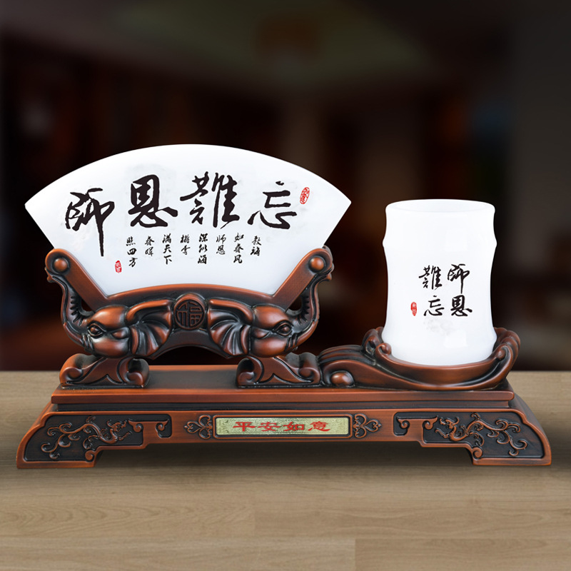 창조적 인 펜 홀더 장식 연구 데스크탑 문구 저장 상자 중국 황금 두꺼비 장식 펜 홀더 버킷 사무 용품