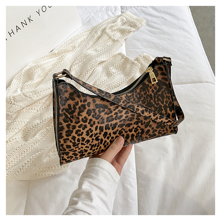 Bolsos de mano de vaca bajo las axilas bolsas de mano bolsas de mujer 2026 nueva moda francesa bolsas de hombro