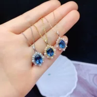 S925 серебро с инкрустацией лондонского синего топазита подвеска модная изысканная легкая роскошь высокого чувства цветного сокровища мастер камень 7*9