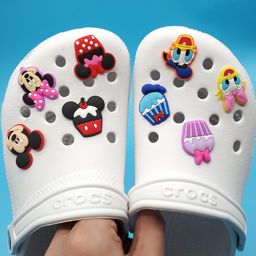 8-Piece Set Cute Mickey Hole Shoes Shoe Flowers Soft Personalized Versatile Garden Shoes Accessories