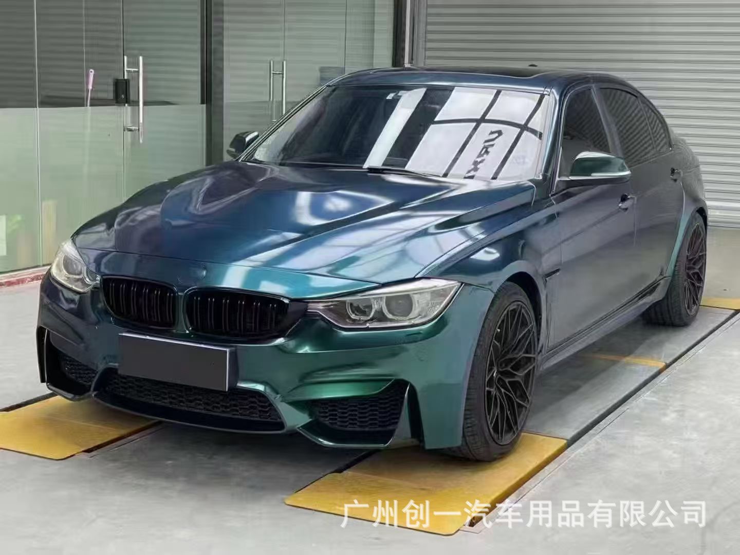 Suitable for BMW 3 Series F30/F35 modified with M3 wide-body kit replica wide-body front and rear bumpers, fenders, and grille