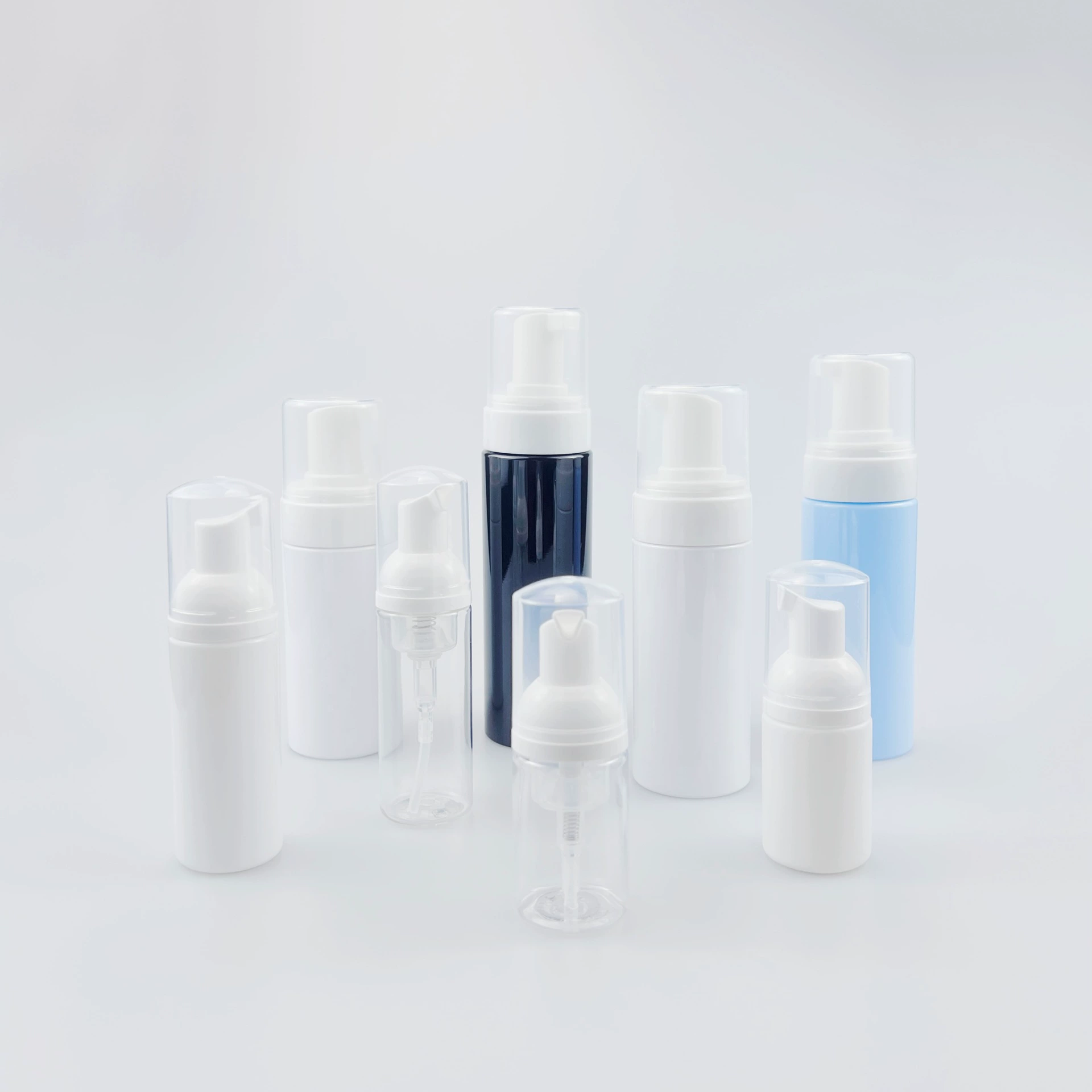 Производитель поставляет пенопластовые бутылки с помпой 30 мл, 50 мл, 150 мл, 200 мл для мусса, пенки и очищающего средства для лица.