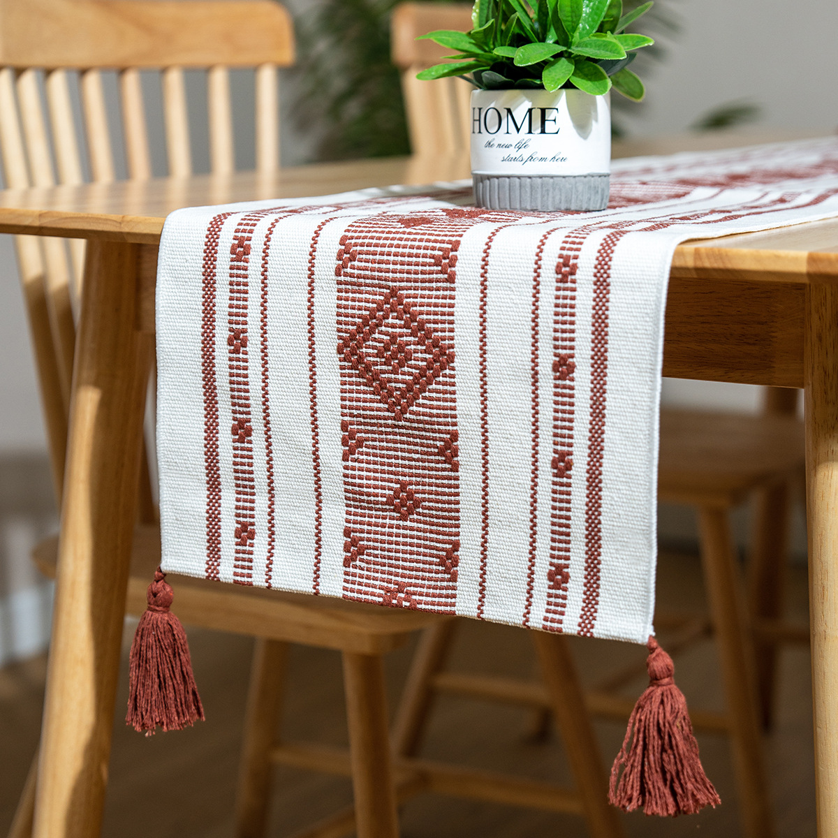 단일 마름모 펜던트 테이블 러너 - 핀 레드