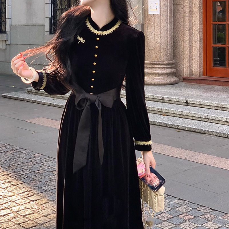 枫糖黑巧'法式黑丝绒长袖裙女2025秋新品复古高级感系带A字连衣裙|undefined