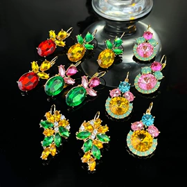 耳环;项链;耳钉