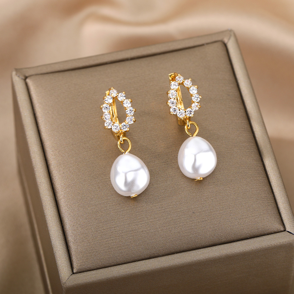 1 Pair Elegant Geometric Plating Inlay Freshwater Pearl Copper Zircon Drop Earrings display picture 15