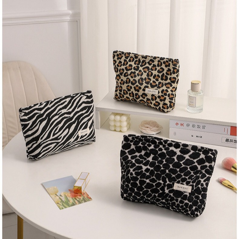 Simple Vintage Jacquard Leopard Print Cosmetic Bag Large Capacity High-end Sense Carry-on Storage Bag Clutch Bag Coin Purse Simple Vintage Jacquard Leopard Print Cosmetic Bag Large Capacity High-end Sense Carry-on Storage Bag Clutch Bag Coin Purse