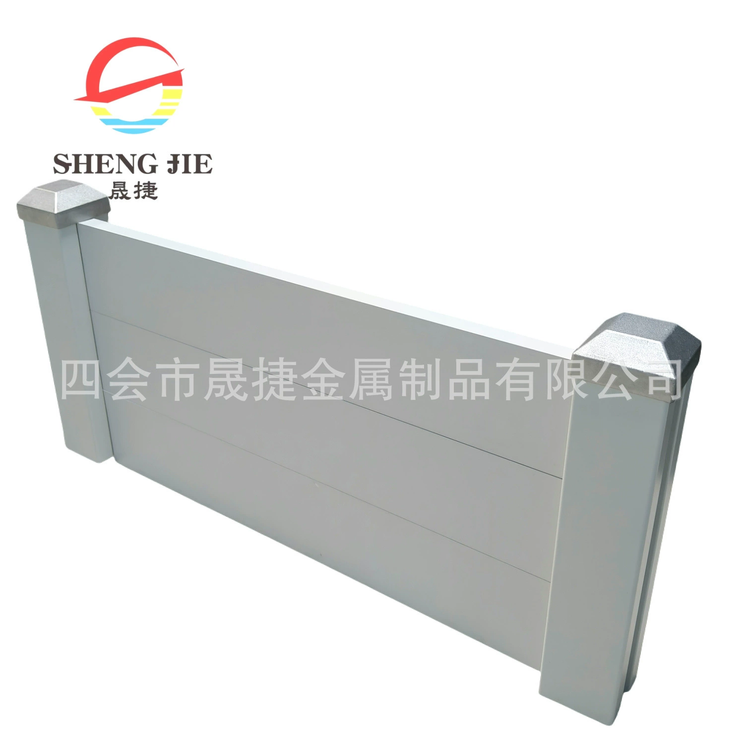 Полностью запечатанный конфиденциальный распылительный забор по выбору цвета с 6565 алюминиевыми колонками наружной безопасности резные декоративные решетки