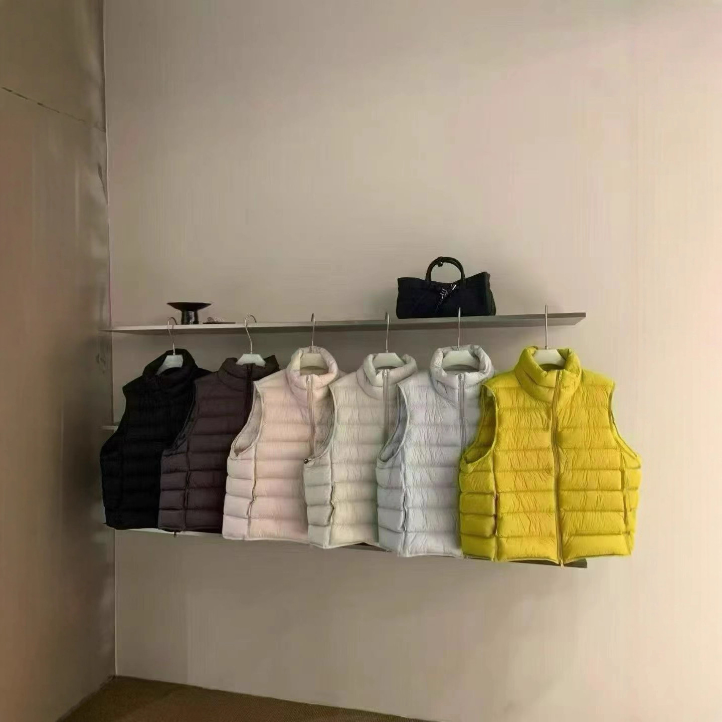 2026 Autumn/Winter New Korean Style Design 90% White Duck down Vest for Women, Short Fashionable Casual Quilted Jacket
