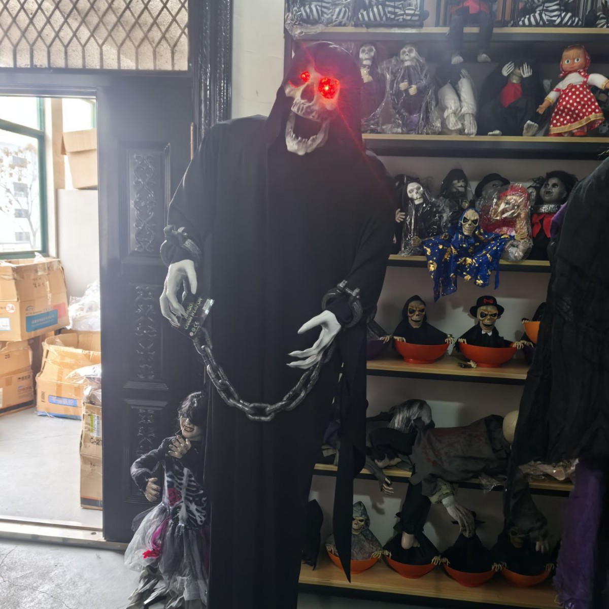 Nuevos productos en el mercado Escape House Electric NPC Atmosfera de terror Big Swing Boobs Movimiento de fantasmas Halloween