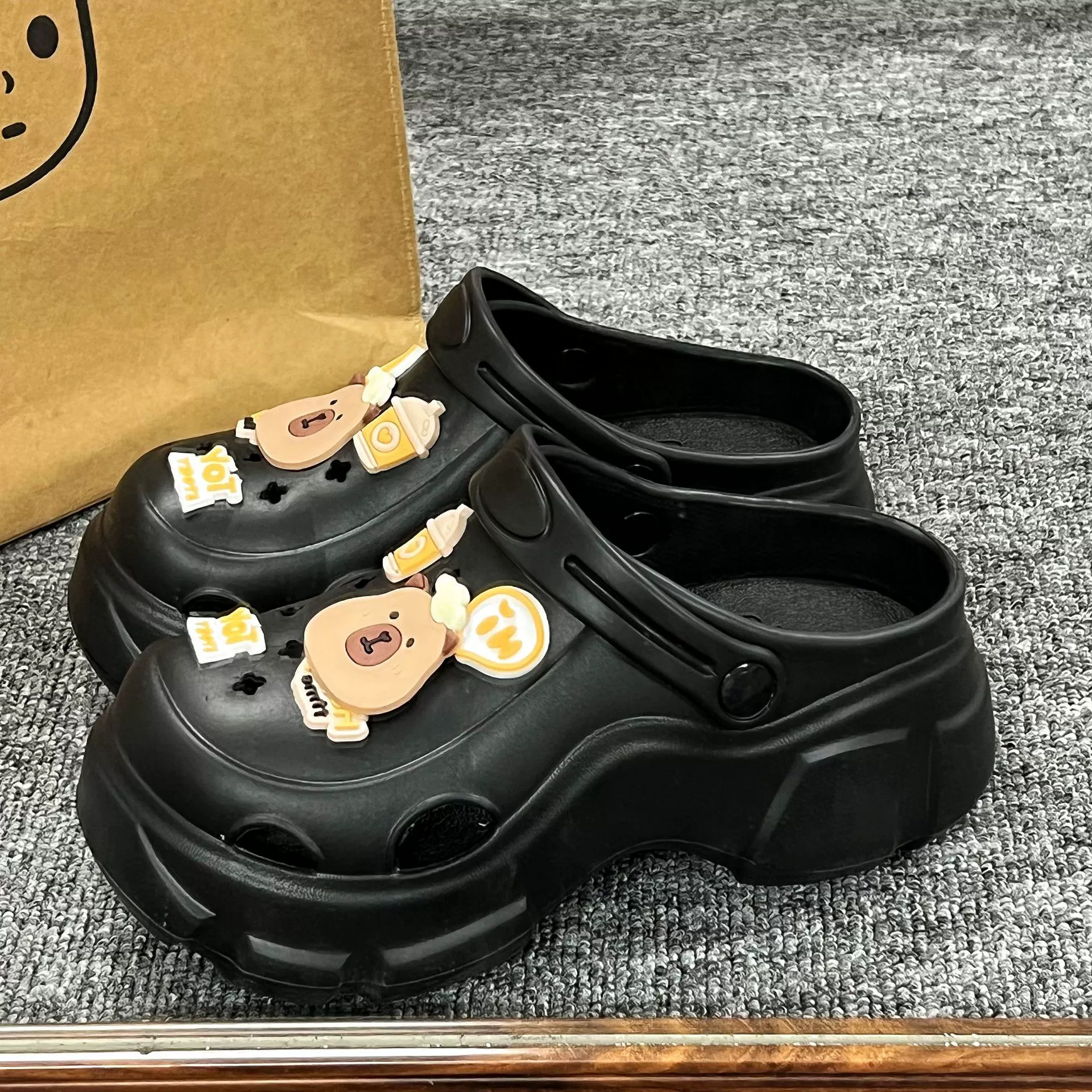 2025 новые весенне-летние женские пляжные шлепанцы на толстой подошве, уличная обувь, нескользящие, антизапаховые, сандалии с эффектом увеличения роста