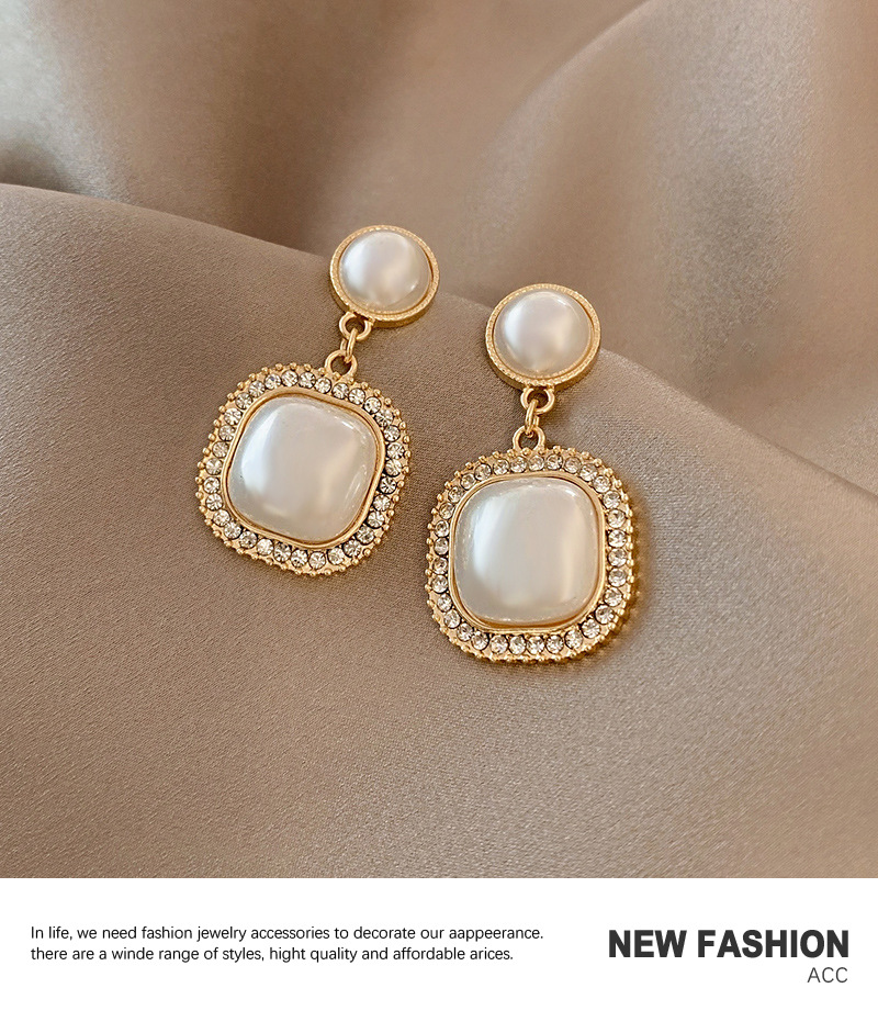 European And American Fashion Earrings Exaggerated Pearl Rhinestone Jewelry Personality Trend Earrings display picture 8