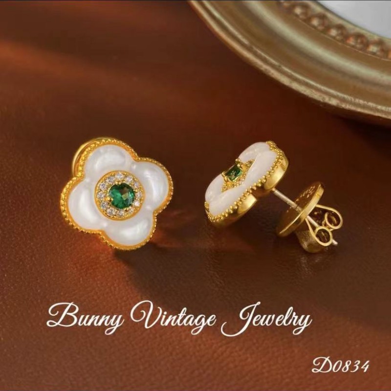 春夏幸運四葉草耳環 新中式天然貝母鑲鋯輕奢花朵耳飾2024新潮款