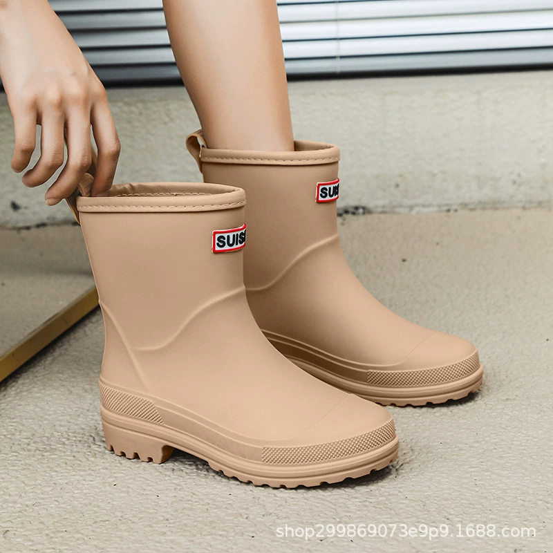 Модные корейские дождевые сапоги женская модная короткая водная обувь носить на улице четыре сезона рабочая обувь мойка автомобиля водонепроницаемая нескользящая резиновая обувь трансграничная