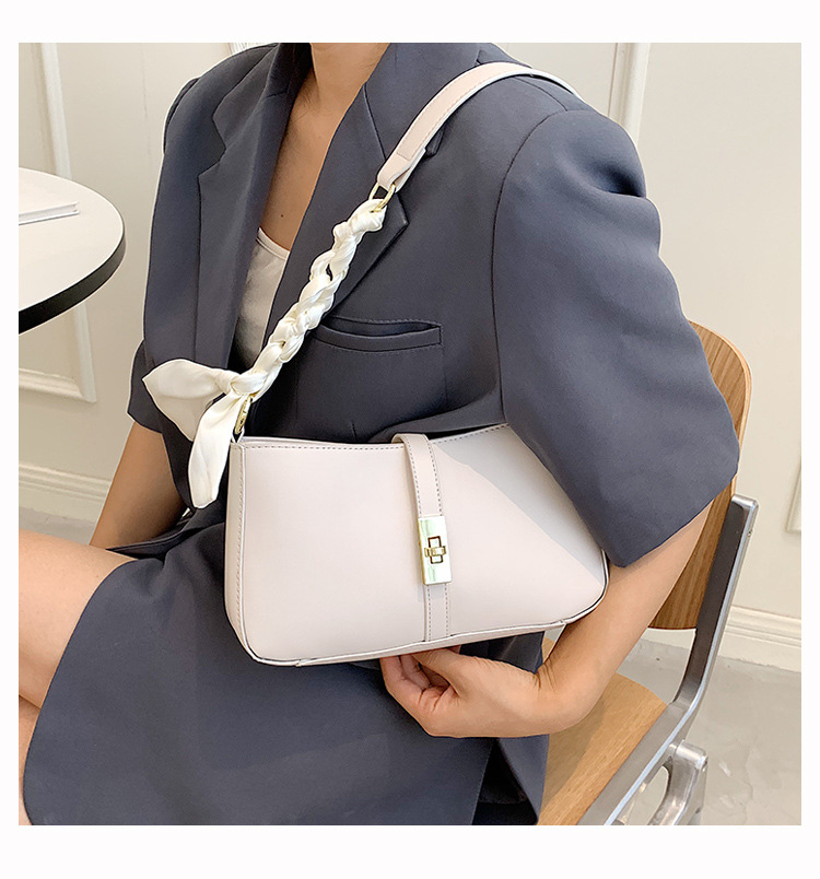 Summer Design Bag 2021 New Fashion Women's Summer Simplicity Silk Scarf Messenger Bag Portable Pleated Small Square Bag display picture 7