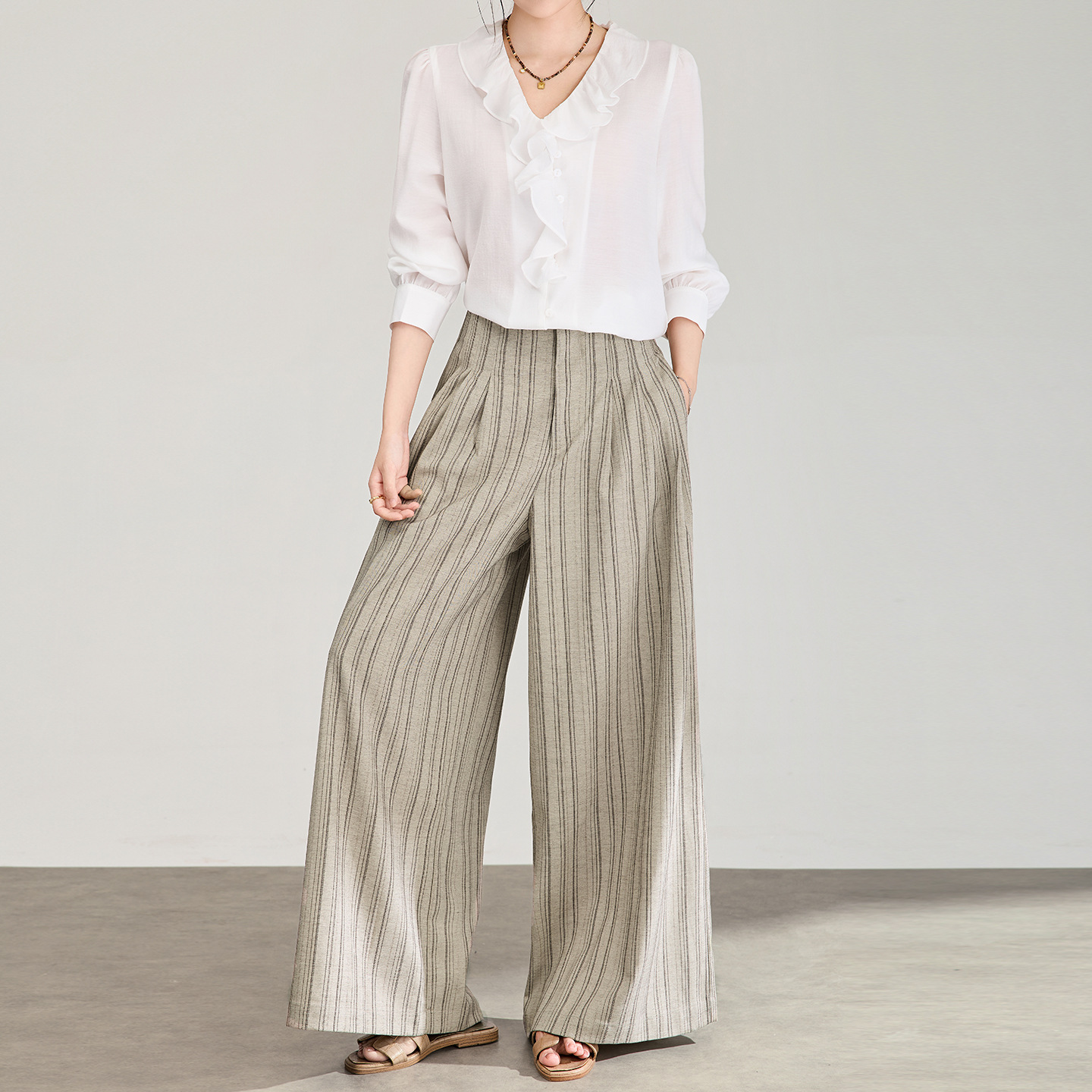 Quần culottes nữ ống rộng sọc kẻ dọc chất liệu tencel cao cấp phong cách công sở — màu kaki