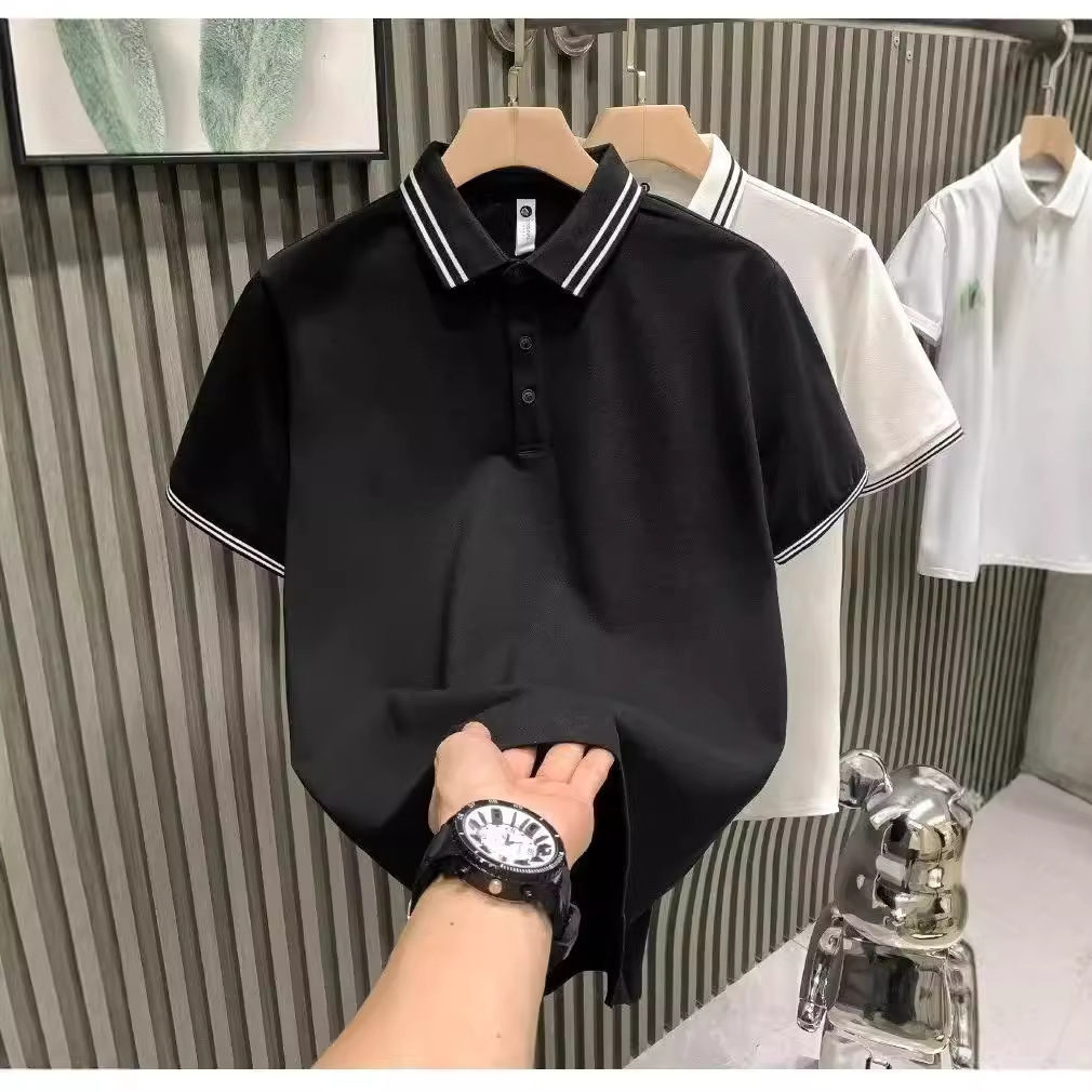 Mayorista de hombres de color sólido tela de cuello superior base de verano universal retro polo camiseta estudiante camiseta de manga corta