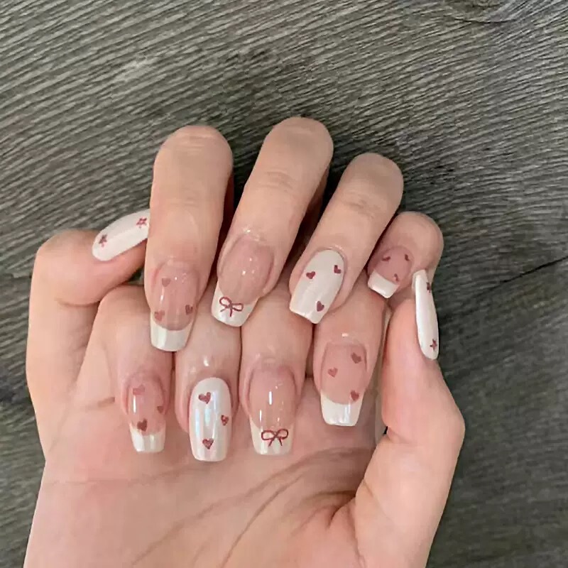 Off-white girly niche press-on nails, 2026 hot style, sweet and versatile, brightening, heart-shaped nail stickers, removable Off-white girly niche press-on nails, 2026 hot style, sweet and versatile, brightening, heart-shaped nail stickers, removable