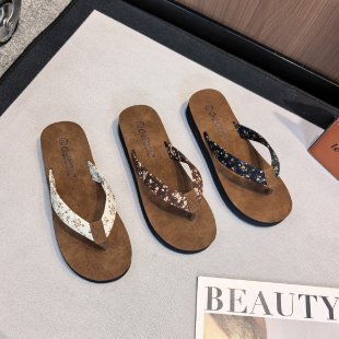 �W���L������ЬŮ�⴩�ļ������e�r���黨�A�_ƽ�כ���Ь���l