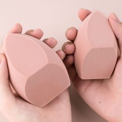 巨大なコスメの卵はとても柔らかくて、粉のスポンジの卵の大きいサイズを食べません。