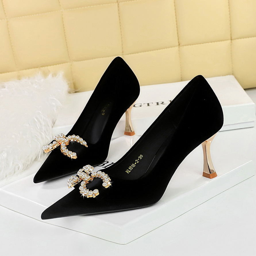 1818-K79 Banquet High Heels Korean Style Women's Xishi Velvet Shallow Mouth Pointed Toe Metal Pearl Rhinestone Buckle_vogvips.com