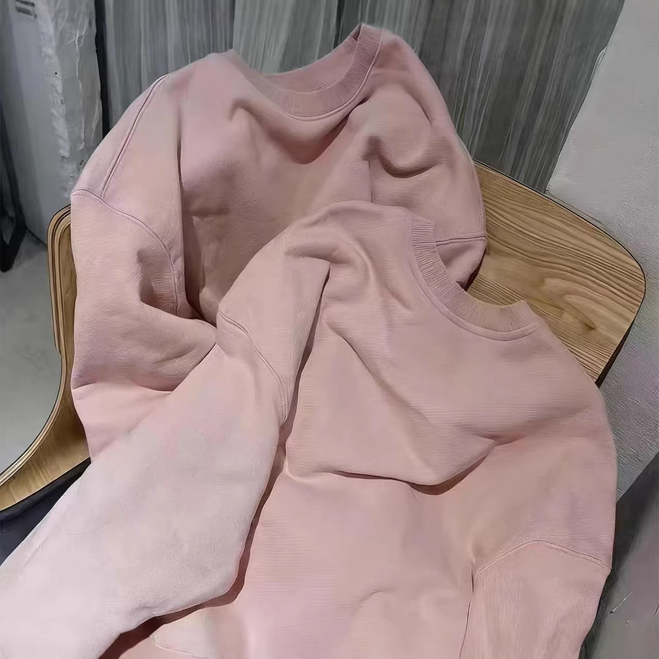 Fog25 Autum Round Neck New Loose Sweatshirt with Same Color Letters Silicone Casual High Street Autum and Winter Sweatshirt Trendy Women