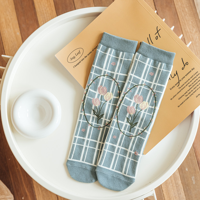 青いチェックの花