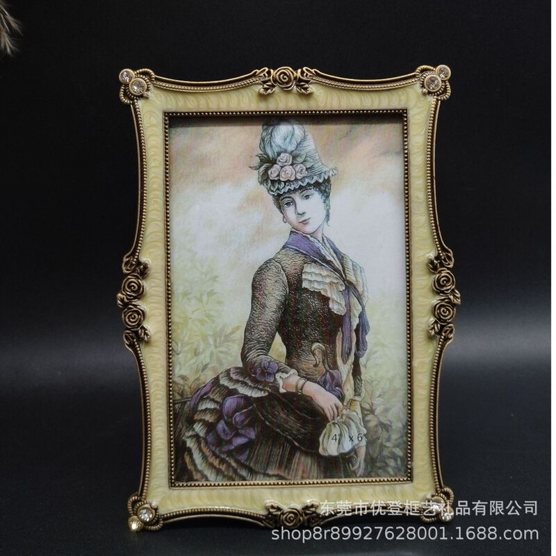 French-style vintage metal photo frame, nostalgic photo display stand, gift, home desktop soft decoration ornament 4X65X7 French-style vintage metal photo frame, nostalgic photo display stand, gift, home desktop soft decoration ornament 4X65X7
