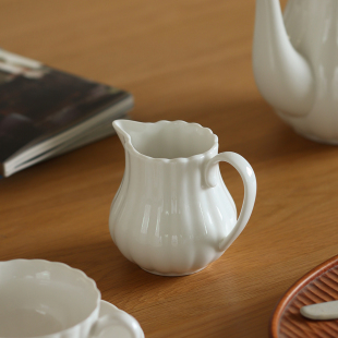 Ceramic Small Milk Jug European Style Milk Jug Microwaveable English Style Milk Cup Coffee Pouring Jug Pure White Embossed Milk