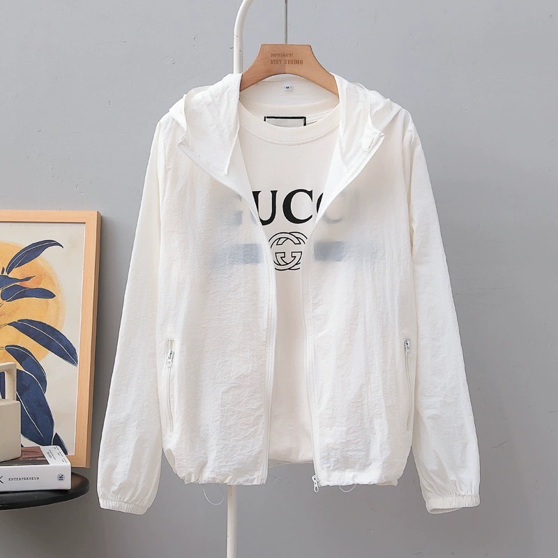 Женская летняя куртка 2025 года, корейская версия, свободного кроя, универсальная, с защитой от ультрафиолета, короткая, дышащая, легкая.