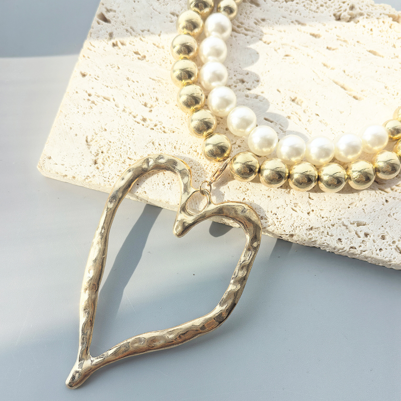 Women's Gender Vacation Heart Shape Alloy Zinc Alloy Beaded Chain Pendant Necklaces Wholesale