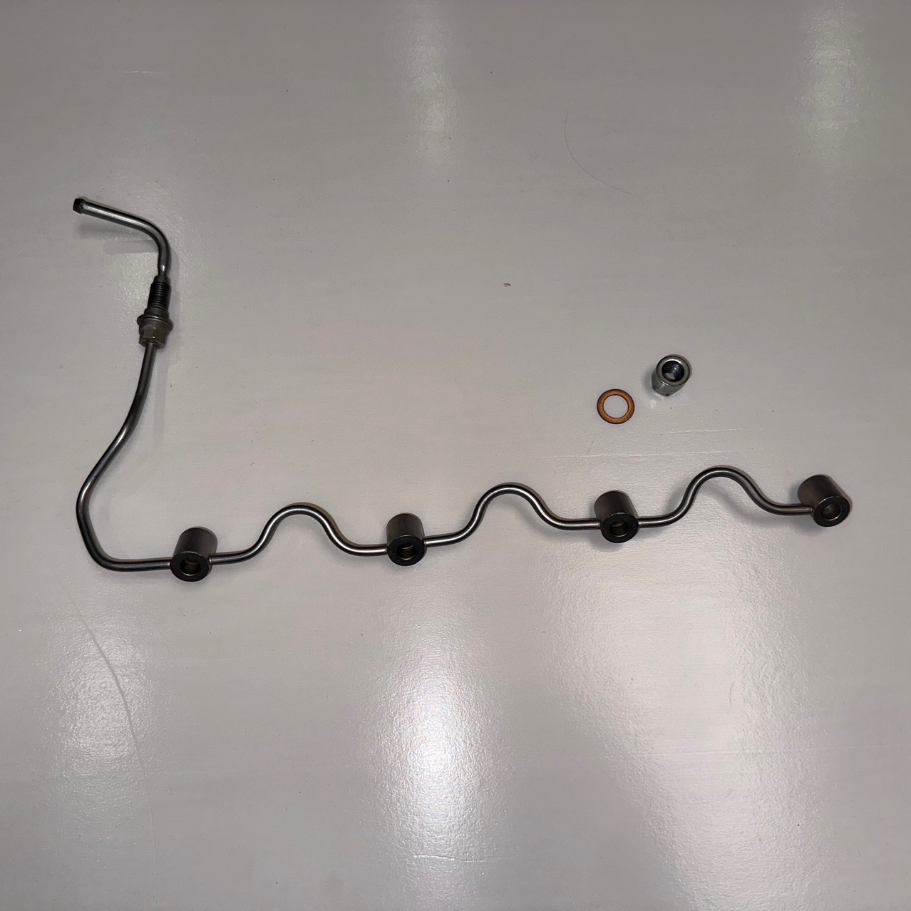 Car Fuel Return Pipe Is Suitable for D40 16671Eb30A 2.5 Yd25 High Pressure Oil Return Pipe