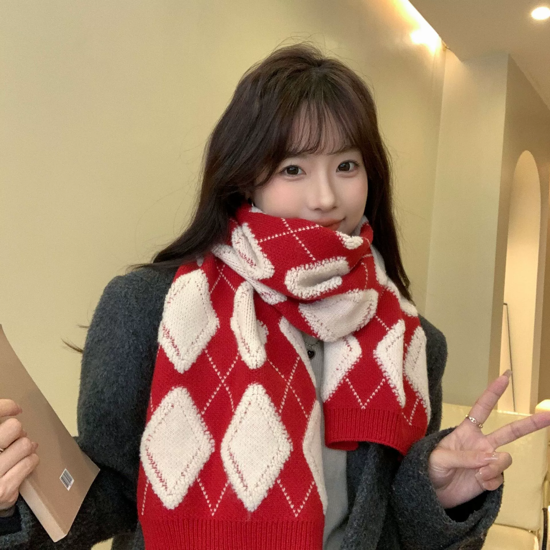 Первая любовь ~ Заводской магазин/новогодняя атмосфера