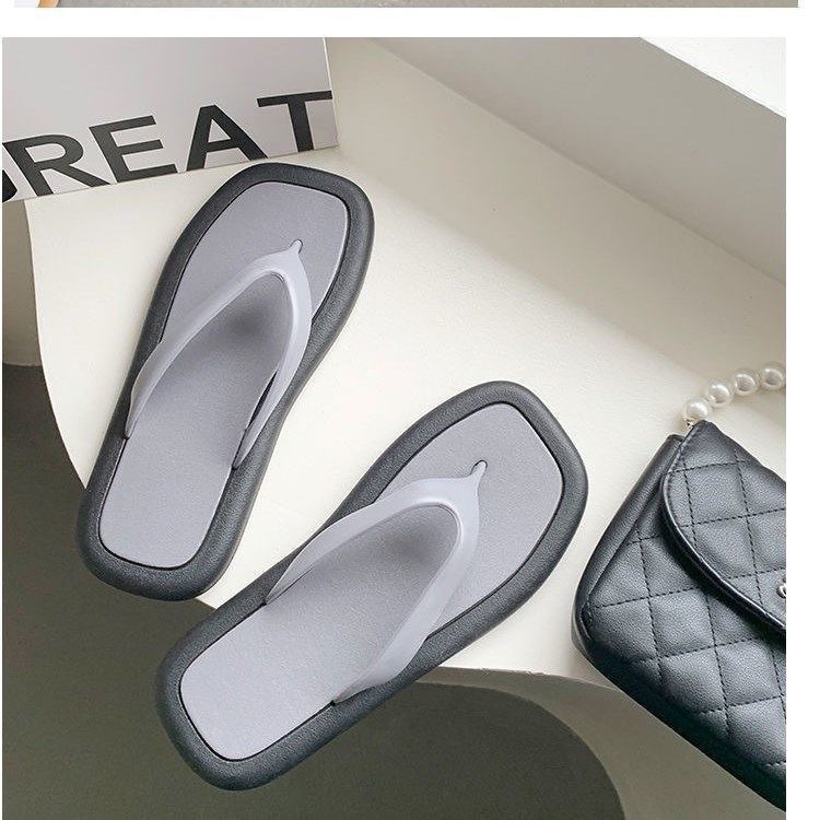 회색