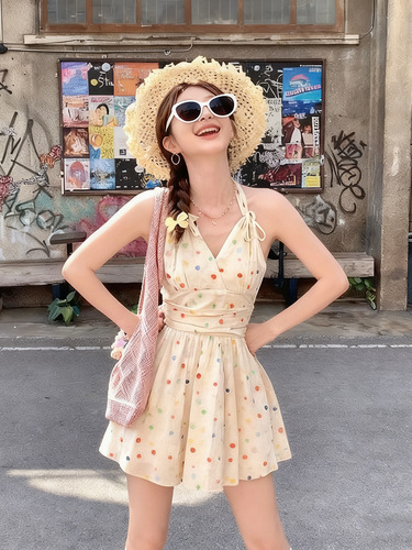 Women's 2025 New Advanced Summer Dopamine Pure Desire Style Sexy Strapless V-Neck Dress Style Vacation Hot Spring Wear