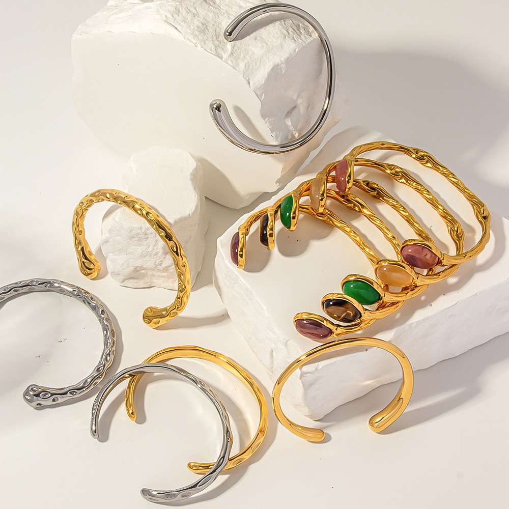 Venta caliente transfronteriza retro titanio acero chapado 18K doble cara ovalada piedra natural apertura irregular pulsera ajustable