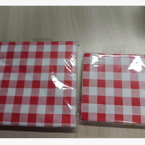 Red checkered napkin party table decoration for holiday and birthday picnic with 25 napkins