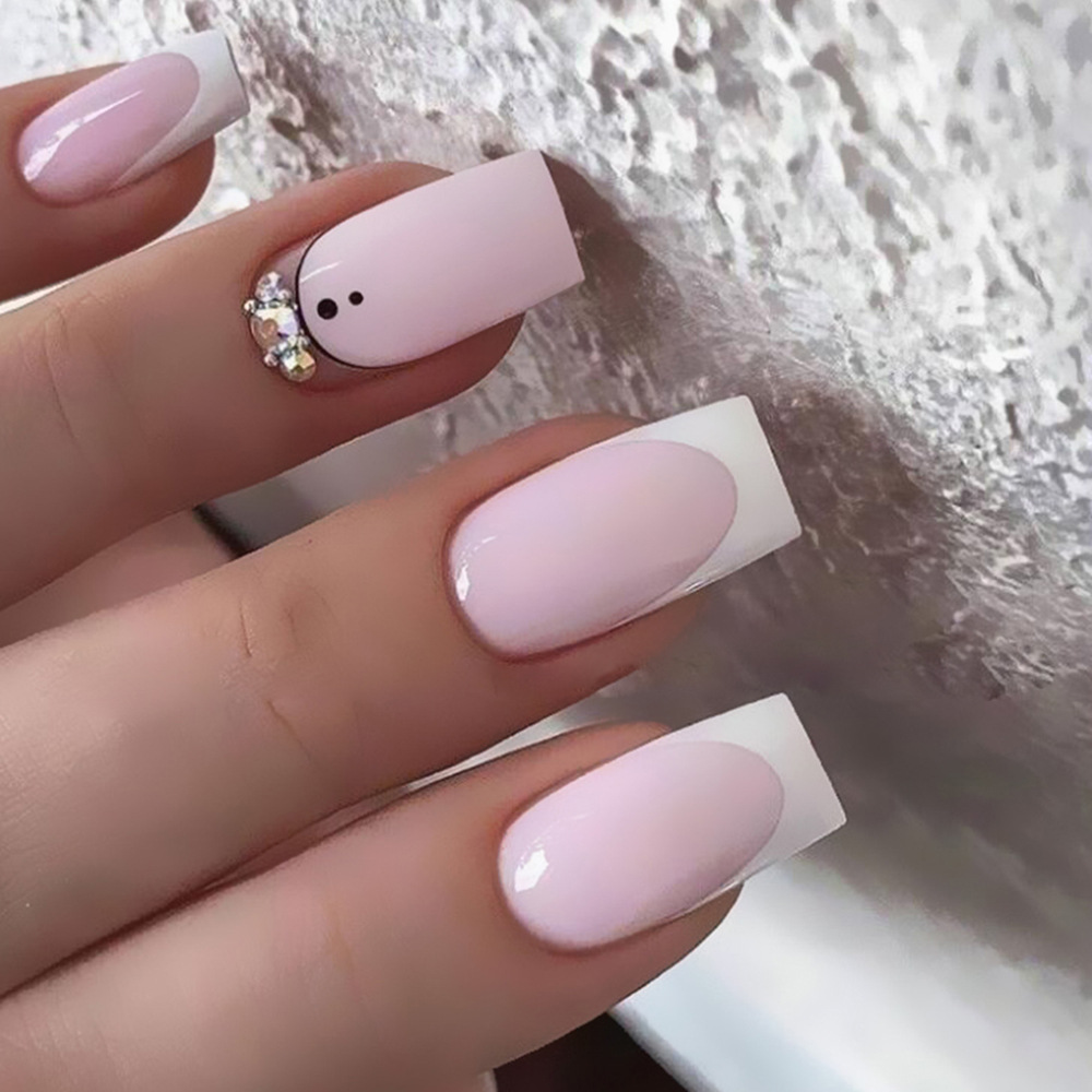 Europeo y americano estilo francés blanco negro dot rhinestone falso parche de uñas simple hecho a mano desgaste pieza de uñas pieza de belleza uñas terminadas