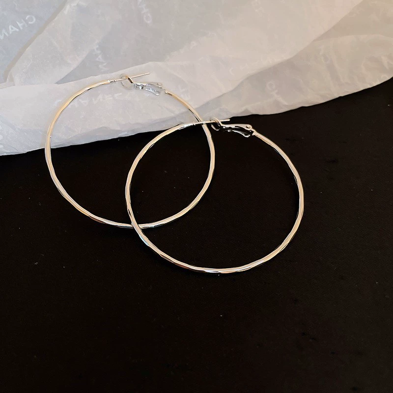 Серебряная игла, металлические модные сексуальные серьги, простой и элегантный дизайн, стиль лёгкой роскоши, стиль высокого качества