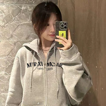 灰色拉链连帽外套女秋冬季加绒加厚松字母印花连帽开衫卫衣女学生