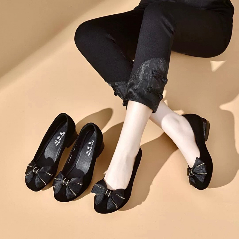 Cross-Border Popular Shallow Mouth Shoes with Bow, Elegant Mother's Shoes, Thick Heels, Comfortable Small Leather Shoes, 2025 New Beanie Shoes