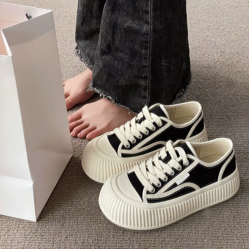 Женские парусиновые туфли, осенние черные повседневные туфли на толстой подошве для женщин, новые популярные кроссовки с круглым носком 2024 года для школьников младших классов летом