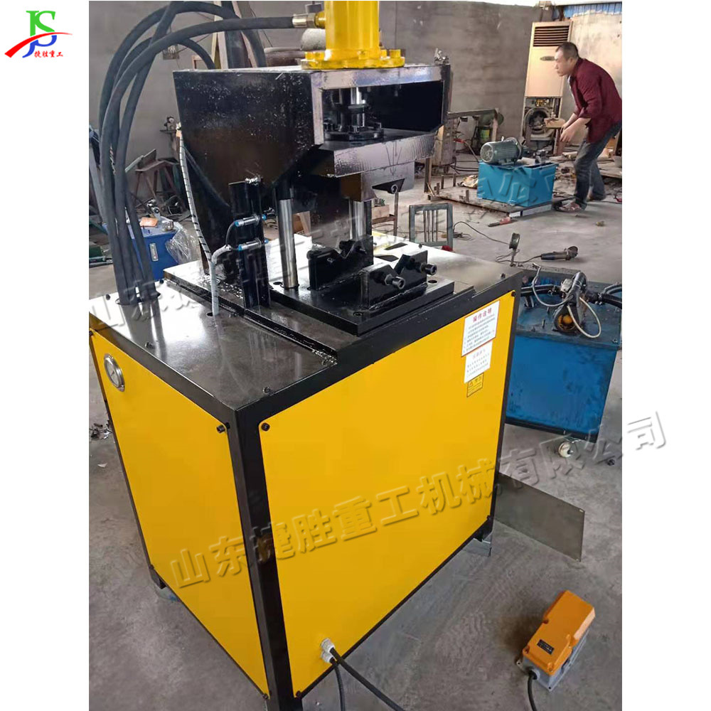 Máquina de perforación de ángulo de tubo cuadrado de metal pequeña máquina de corte automático de ángulo de tubo de acero inoxidable máquina de perforación de tubo galvanizado hidráulico de escritorio