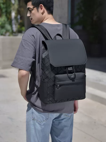 High-Looking Rhombus Laser Backpack for Men, Large-Capacity Commuter Computer Backpack, Fashionable Business Student School Bag