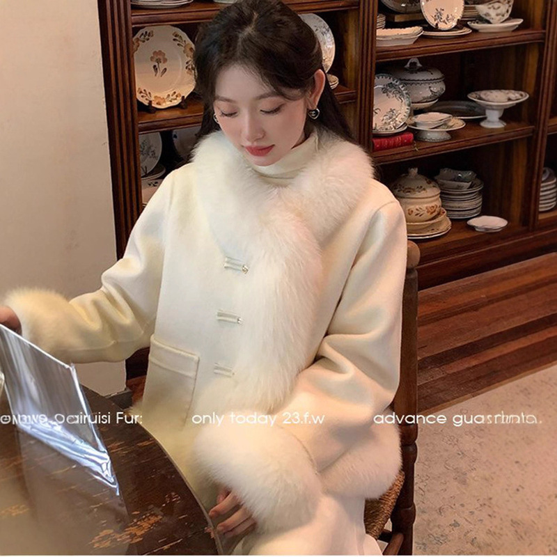 New Chinese-Style Off-White Woolen Coat for Autumn and Winter Women's Fashion, New Sleeve Coat with Elegant Socialite Fur Collar down Top New Chinese-Style Off-White Woolen Coat for Autumn and Winter Women's Fashion, New Sleeve Coat with Elegant Socialite Fur Collar down Top