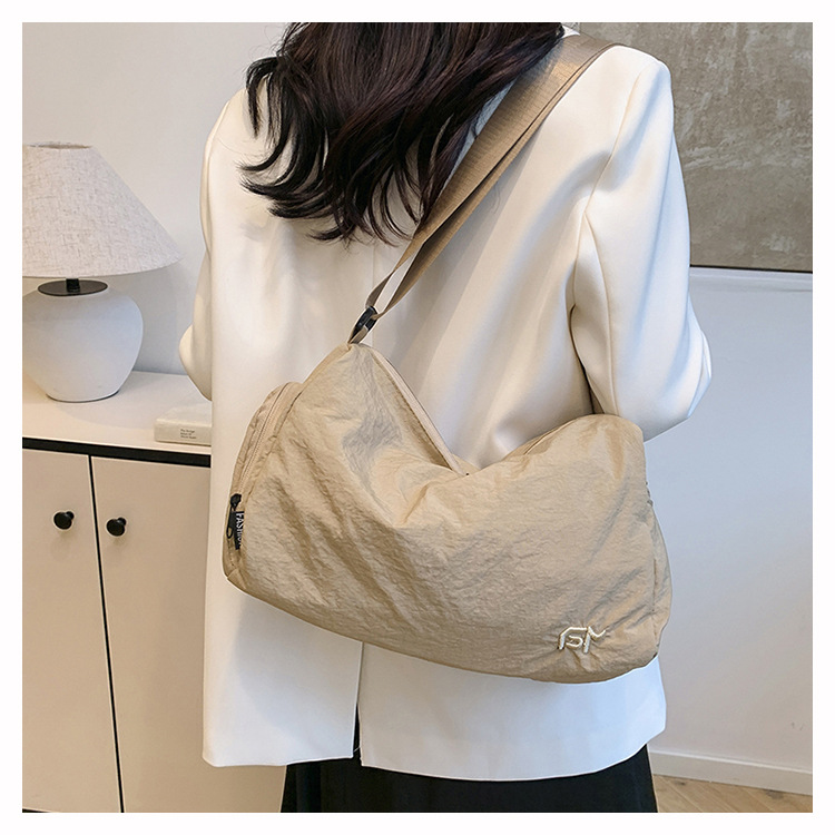 Crossbody tote bag, Korean style Instagram niche design women's bag, nylon fabric canvas bag, fashionable, casual and artistic single-shoulder bag undefined