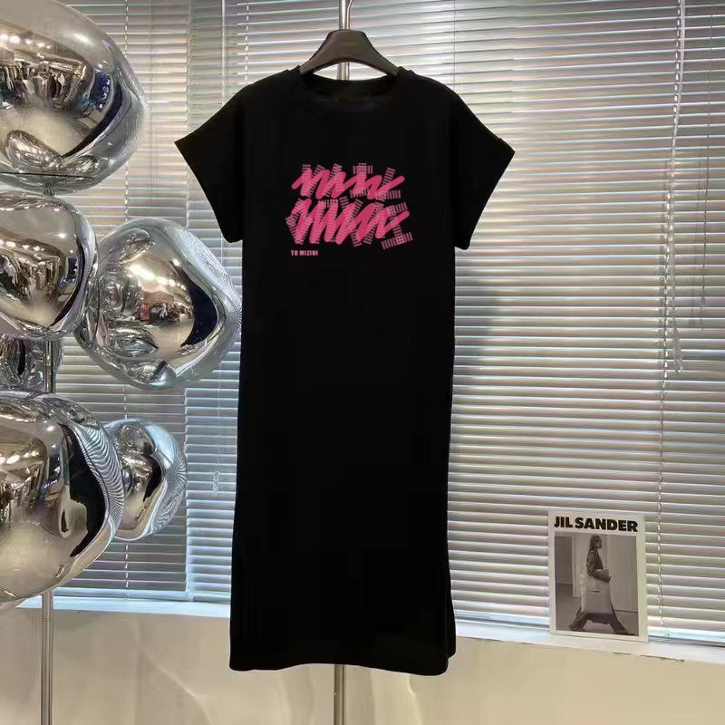 韓国版の女性用大きいサイズのゆったりTシャツナイトガウン、夏用ゆったりで肉感をカバーして着痩せ、カジュアルなロングワンピースとして着用可能|undefined