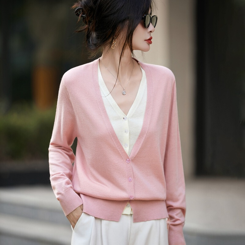 25 Years Early Autumn New Worsted Wool V Neck Knitted Cardigan Long-Sleeved Color Matching Design Loose Fake Two-Piece Top