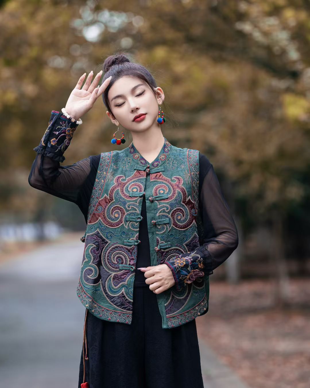 Ingeniería pesada bordada cara clip caballo mujer 2025 estilo de otoño collar hebilla de hombro jacquard estilo nacional nuevo chaleco image 7